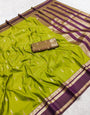 Radiant Green Pure Zari Weaving Banarasi Silk Saree With Ravishing Blouse Piece