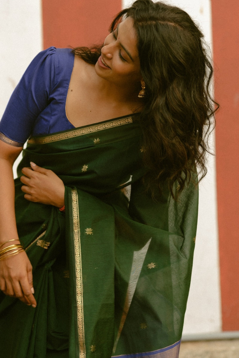 Classy Green Cotton Silk Saree With Ravishing Blouse Piece