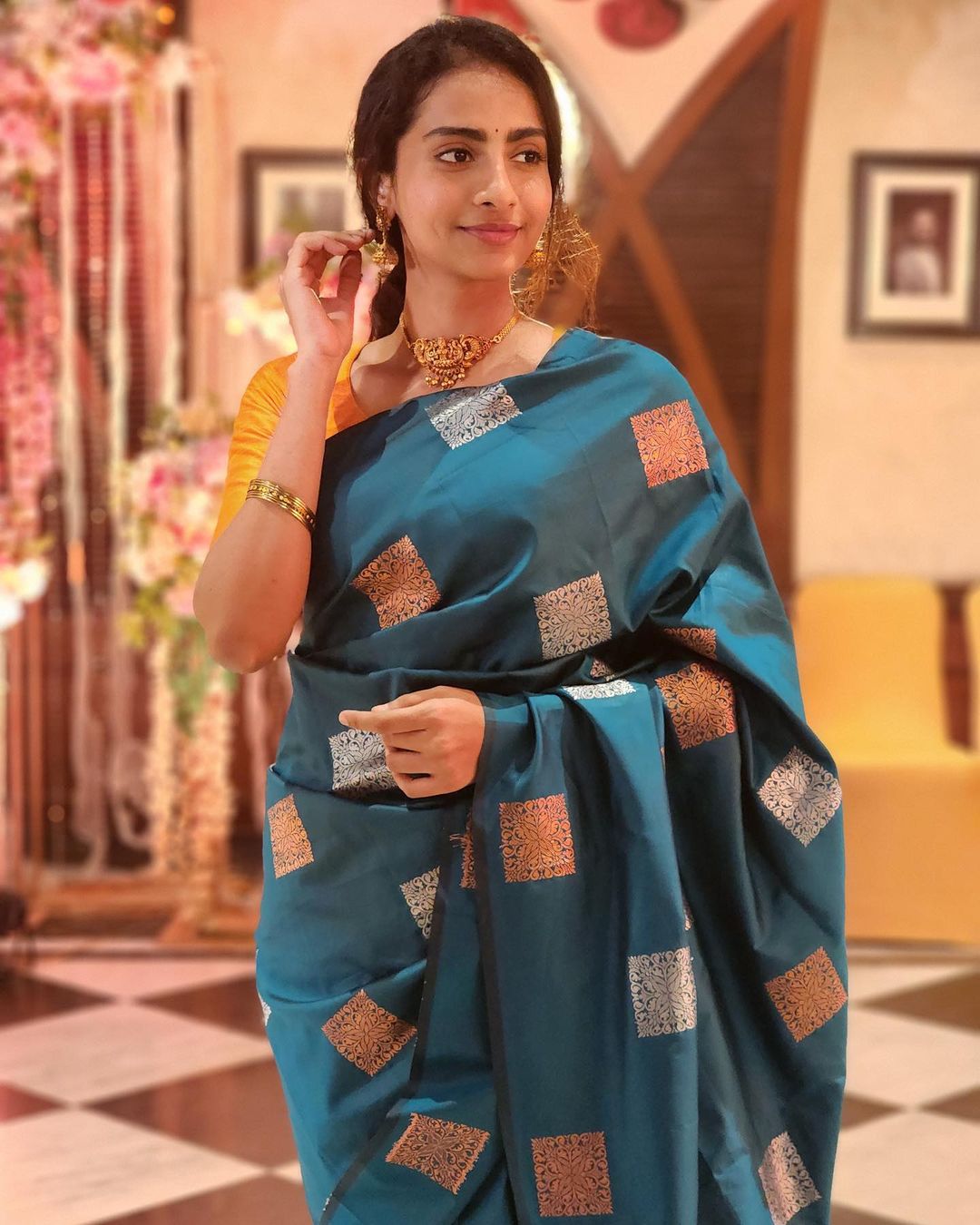 Imaginative Rama Soft Silk Saree With Scintillating Blouse Piece