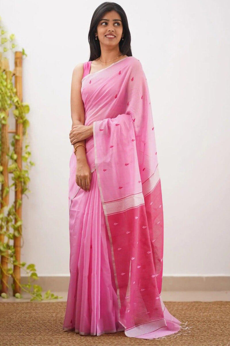 Entrancing Pink Cotton Silk Saree With Ravishing Blouse Piece