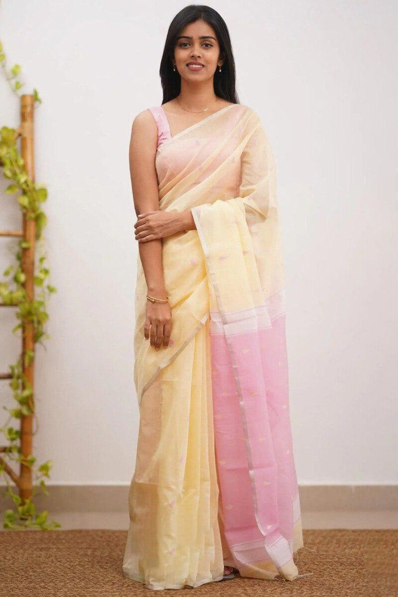 Imbrication Yellow Cotton Silk Saree With Comely Blouse Piece