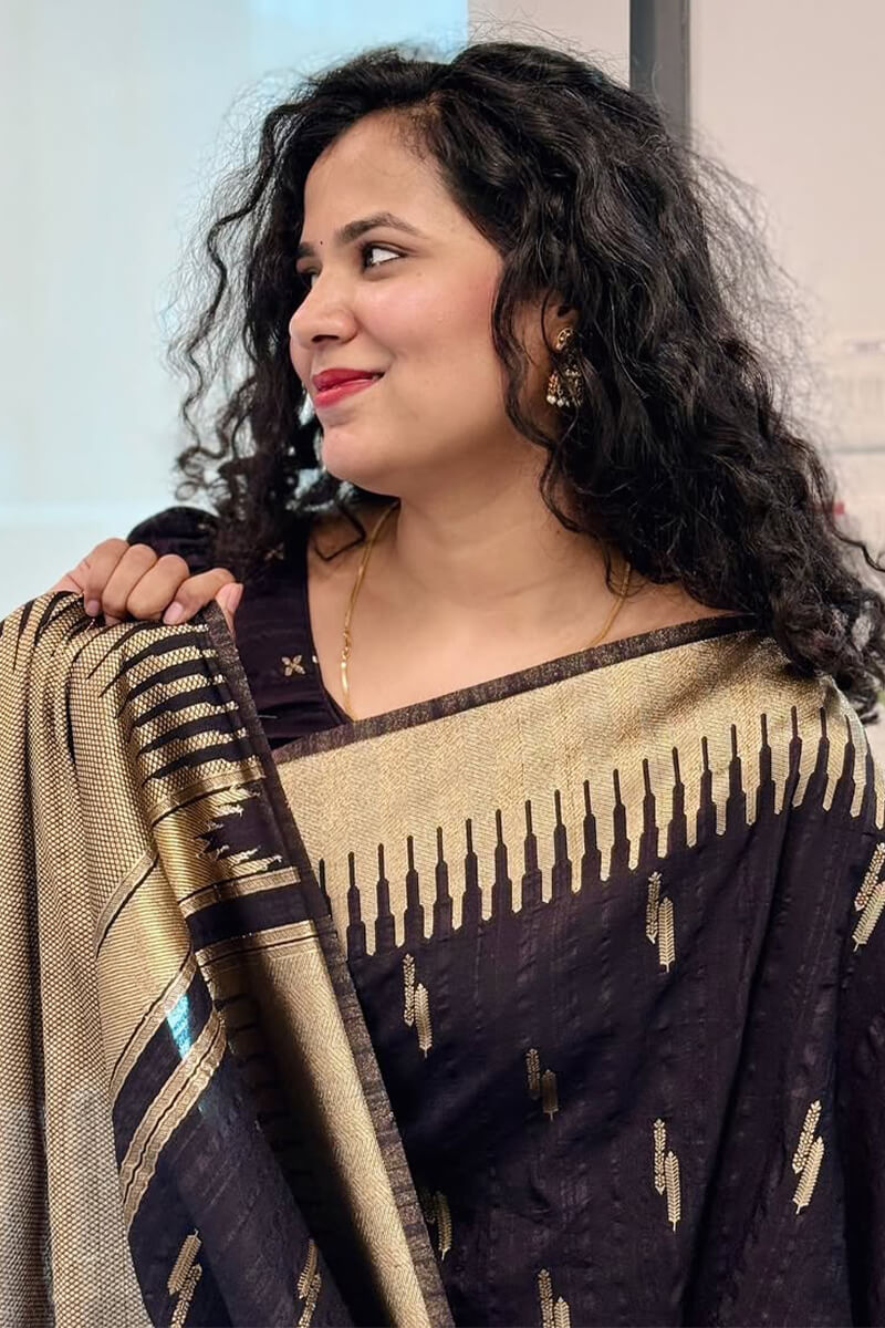 Prettiest Black Soft Silk Saree With Chatoyant Blouse Piece