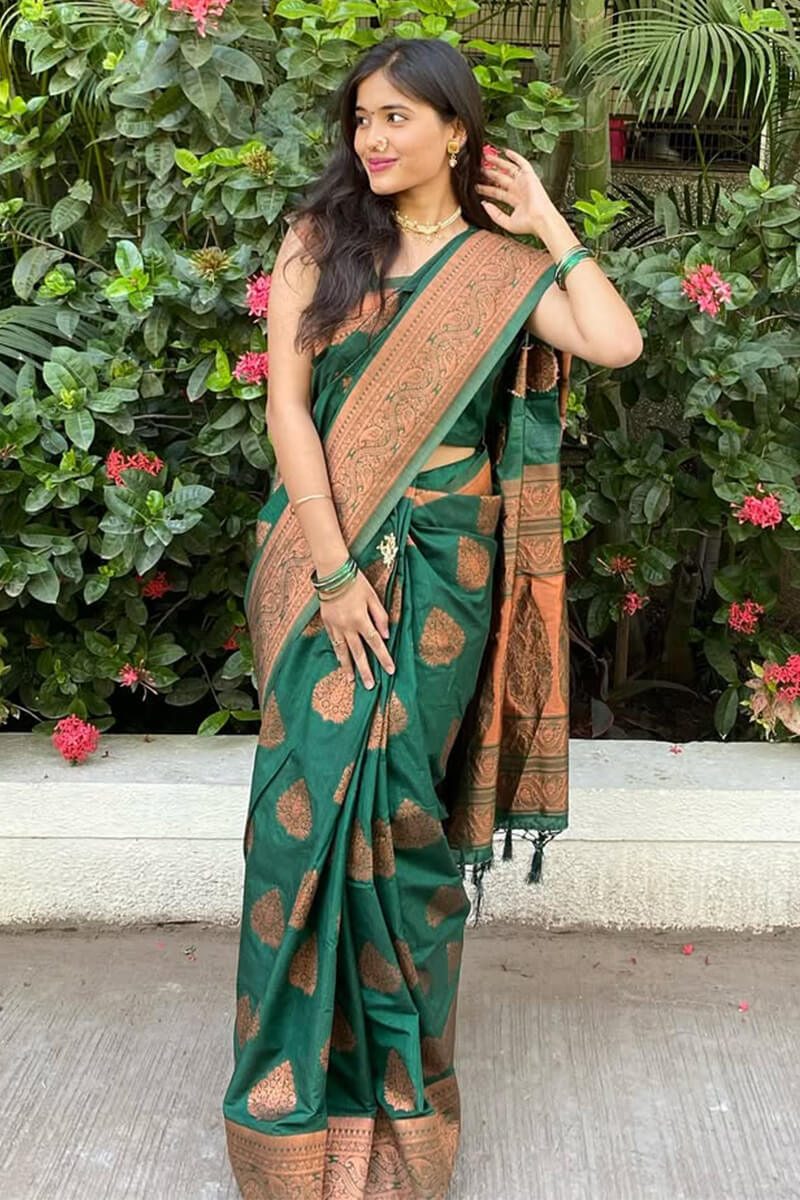 Groovy Dark Green Soft Silk Saree With Effulgent Blouse Piece