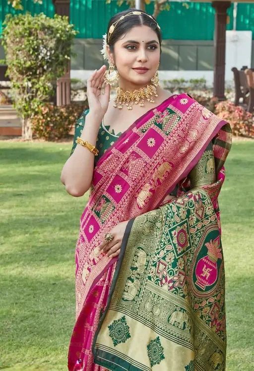 Propinquity Dark Pink Soft Silk Saree With Stylish Blouse Piece