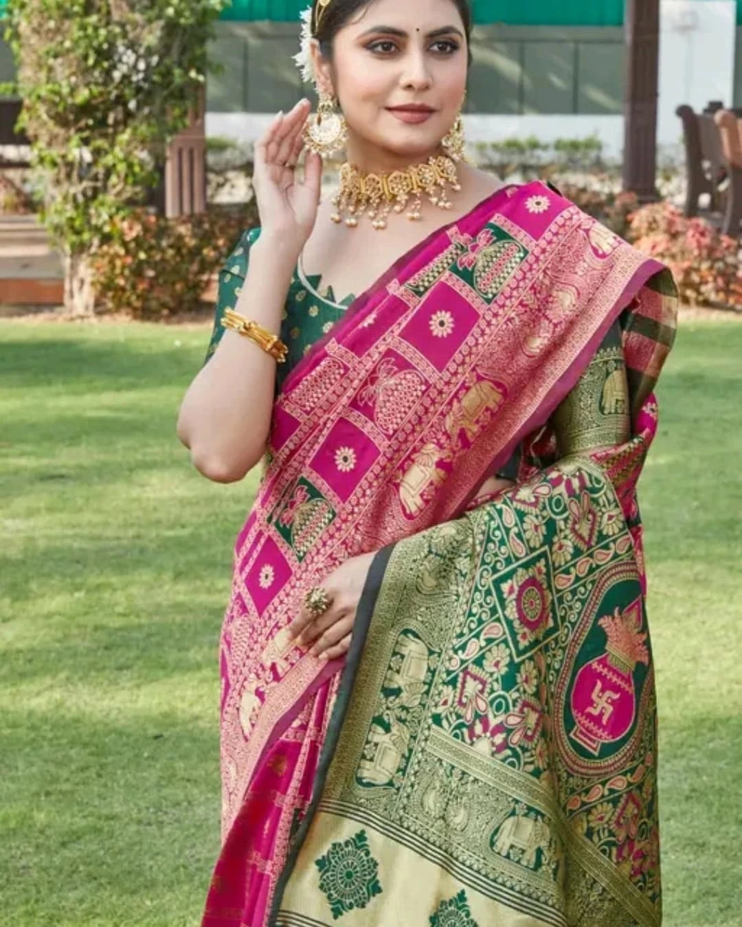 Propinquity Dark Pink Soft Silk Saree With Stylish Blouse Piece