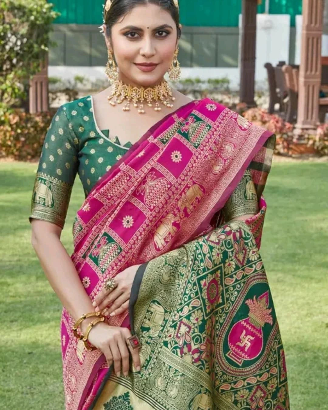 Propinquity Dark Pink Soft Silk Saree With Stylish Blouse Piece