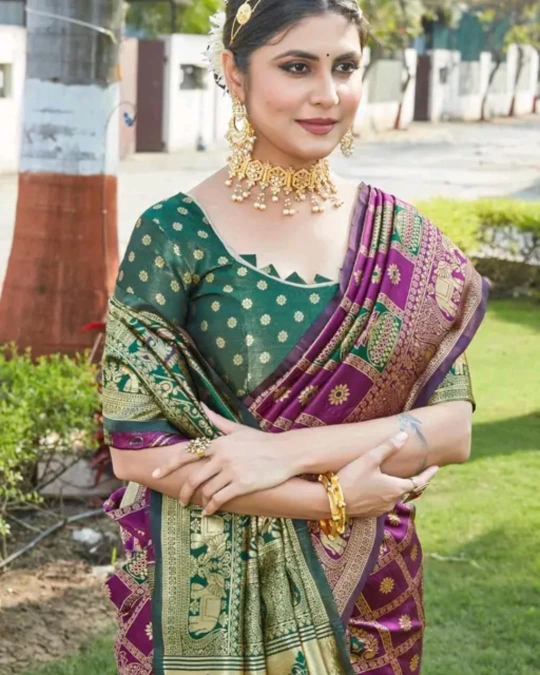 Aplomb Purple Soft Silk Saree With Gorgeous Blouse Piece