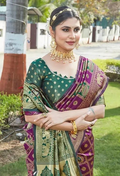 Aplomb Purple Soft Silk Saree With Gorgeous Blouse Piece