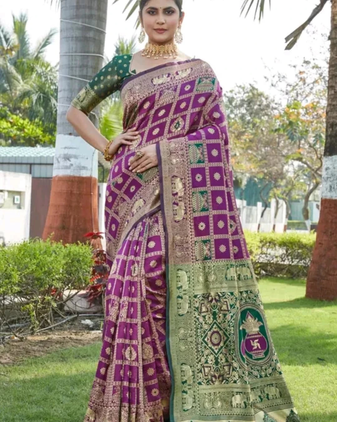 Aplomb Purple Soft Silk Saree With Gorgeous Blouse Piece