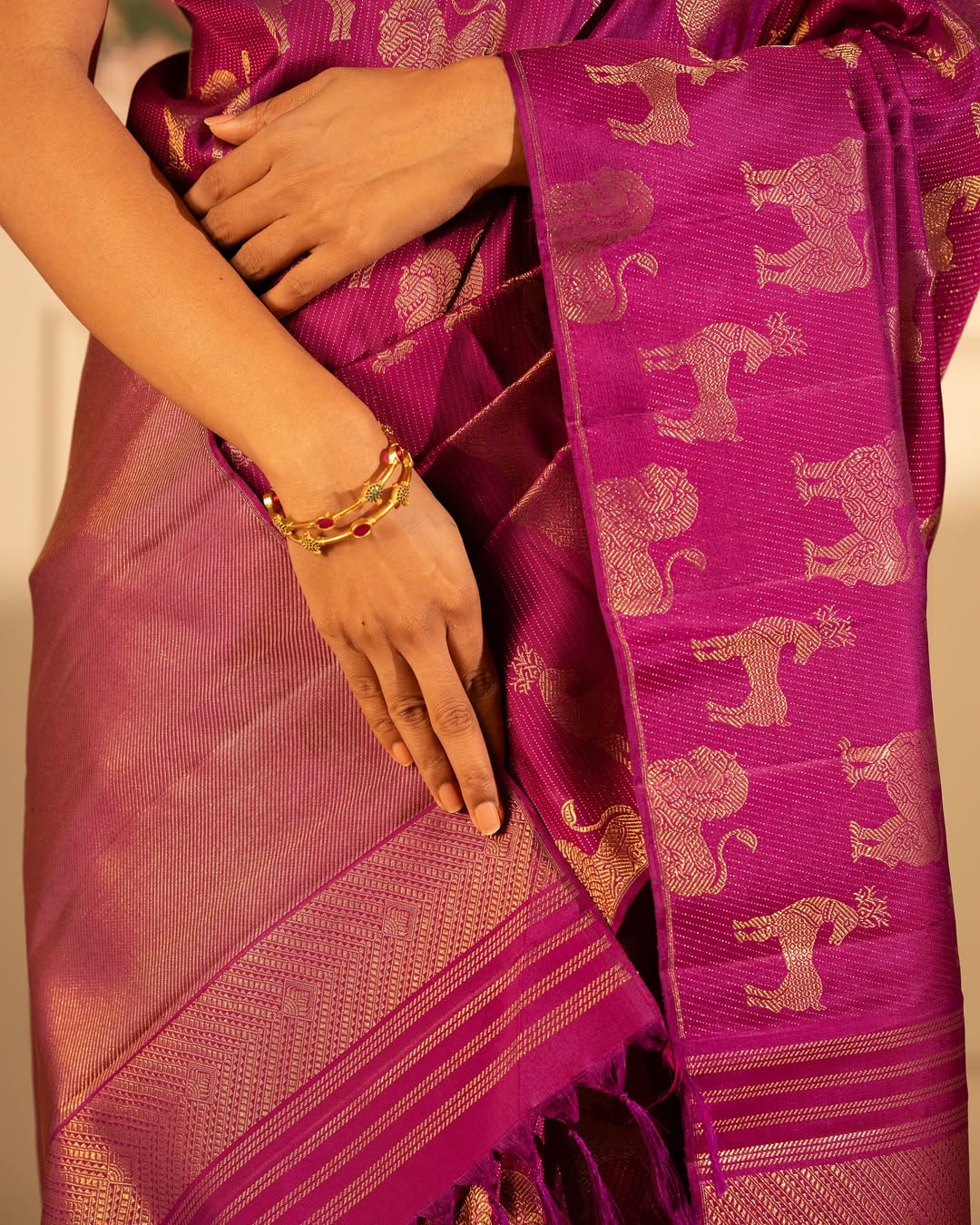 Beleaguer Dark Pink Soft Silk Saree With Redolent Blouse Piece