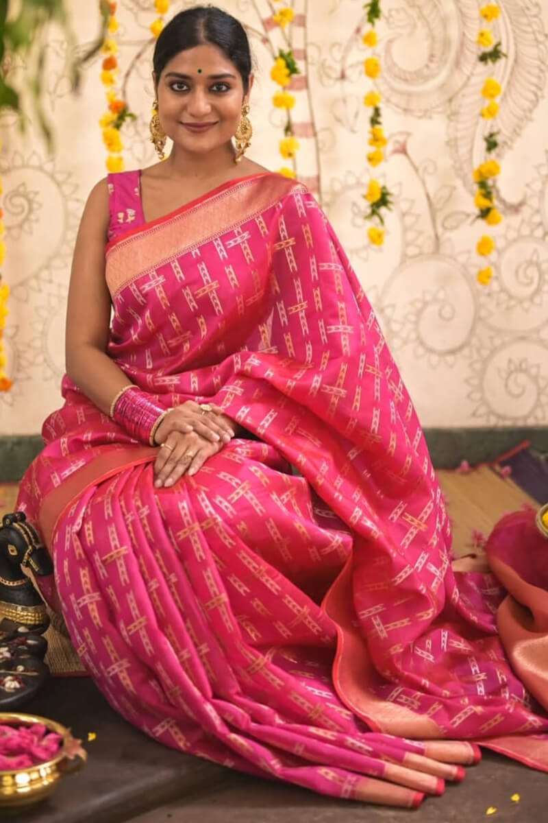 Smashing Dark Pink Soft Silk Saree With Jubilant Blouse Piece