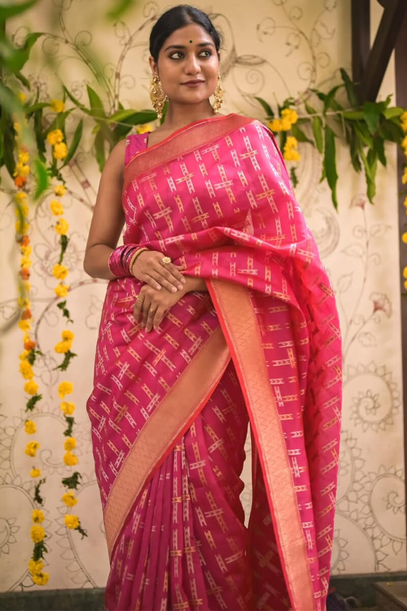 Smashing Dark Pink Soft Silk Saree With Jubilant Blouse Piece