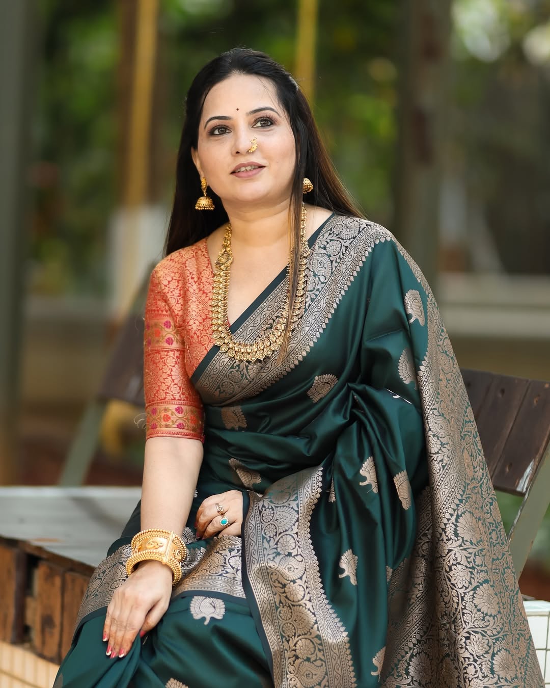 Moiety Dark Green Soft Silk Saree With Opulent Blouse Piece