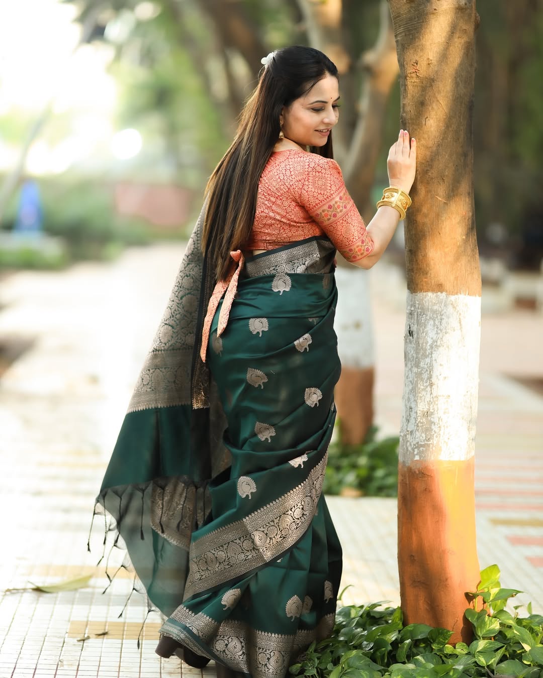 Moiety Dark Green Soft Silk Saree With Opulent Blouse Piece