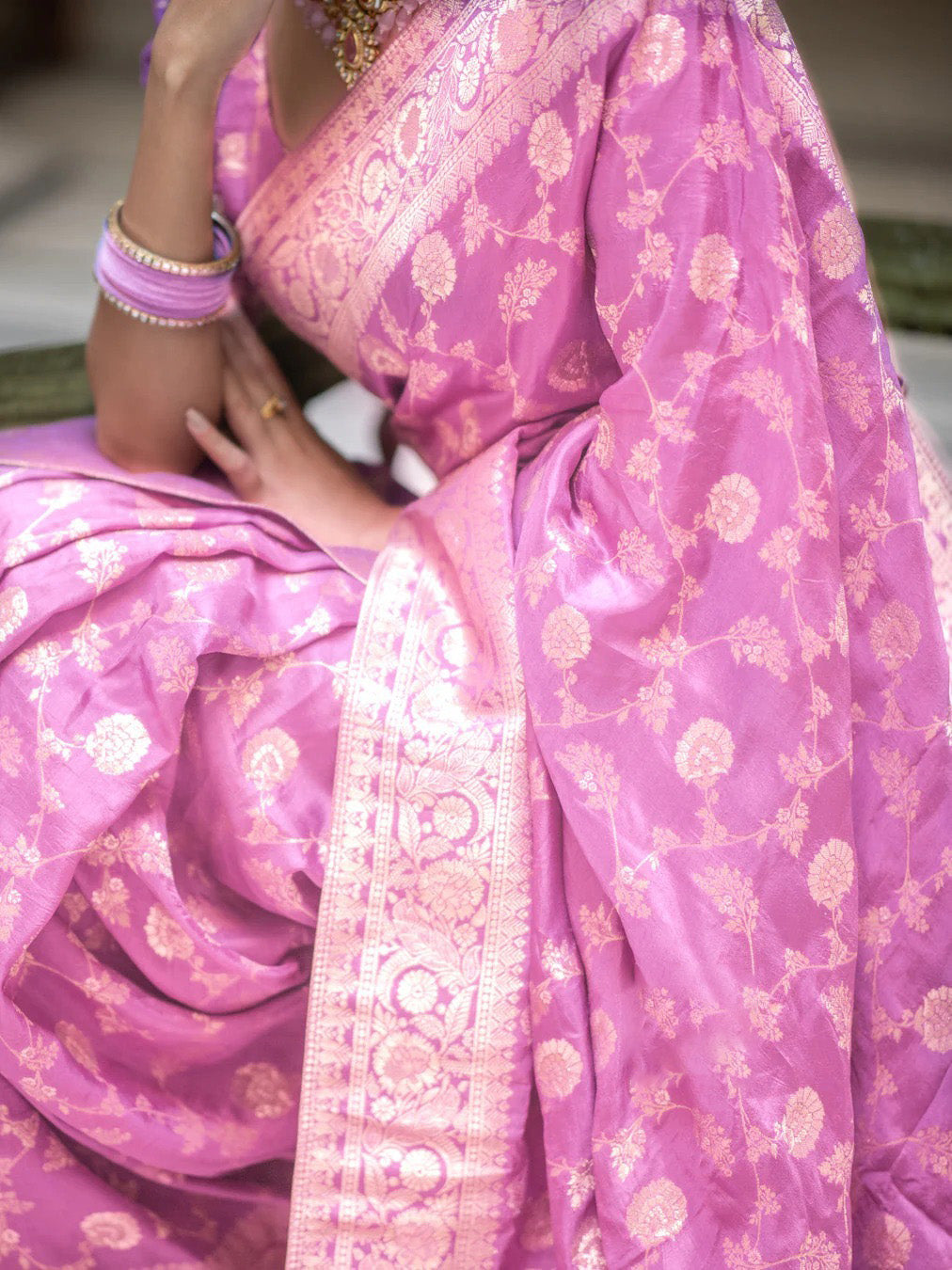 Mesmerising Baby Pink Soft Silk Saree With Entrancing Blouse Piece