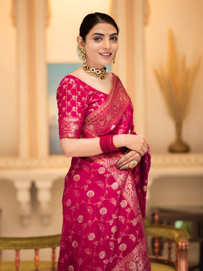 Confounding Dark Pink Soft Silk Saree With Luxuriant Blouse Piece