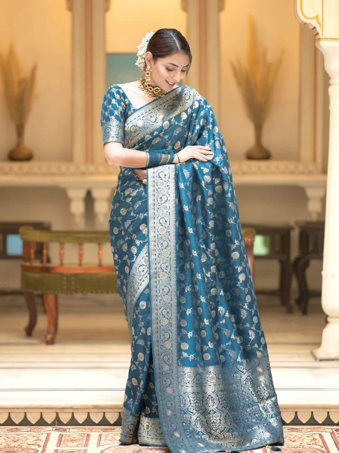 Exuberant Firozi Soft Silk Saree With Majestic Blouse Piece