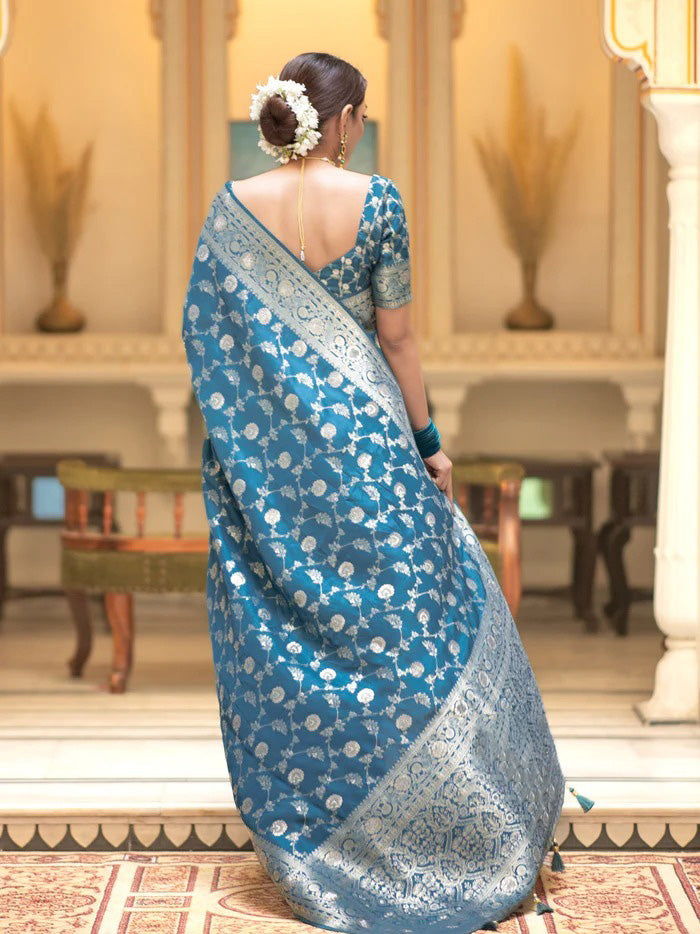 Exuberant Firozi Soft Silk Saree With Majestic Blouse Piece