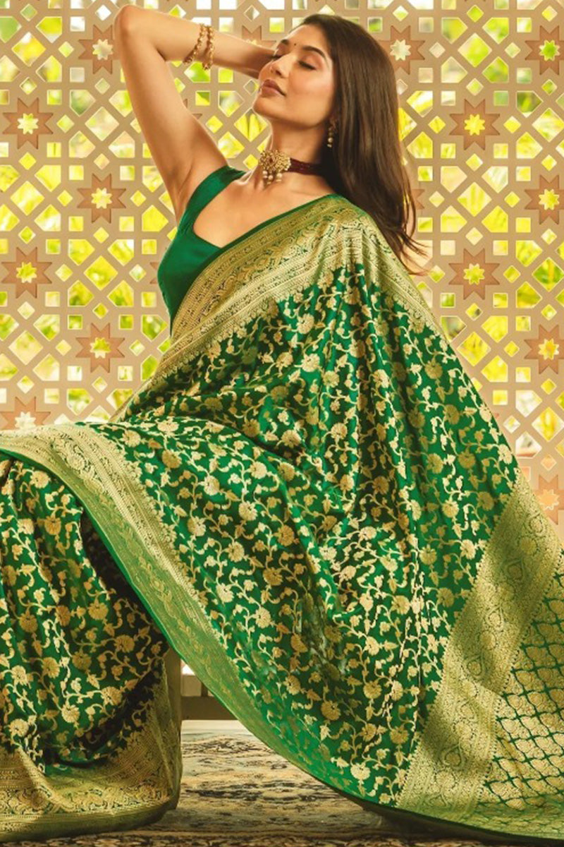 Flattering Green Soft Silk Saree With Adorning Blouse Piece