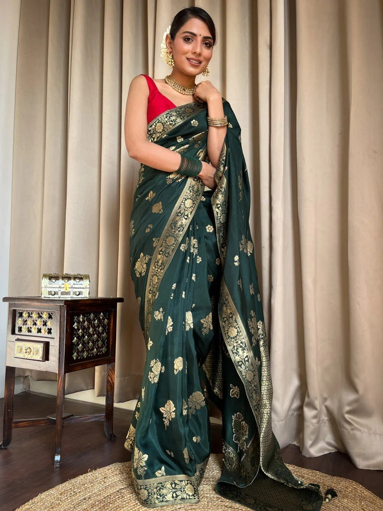 Scrumptious Dark Green Soft Silk Saree With Evanescent Blouse Piece