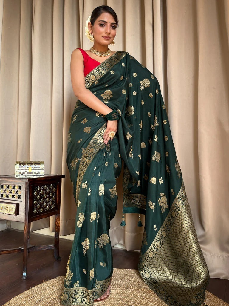 Scrumptious Dark Green Soft Silk Saree With Evanescent Blouse Piece