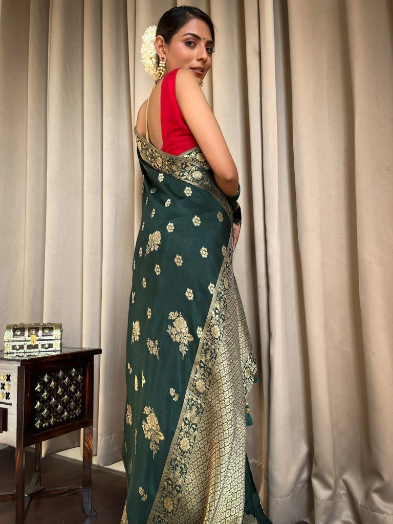 Scrumptious Dark Green Soft Silk Saree With Evanescent Blouse Piece