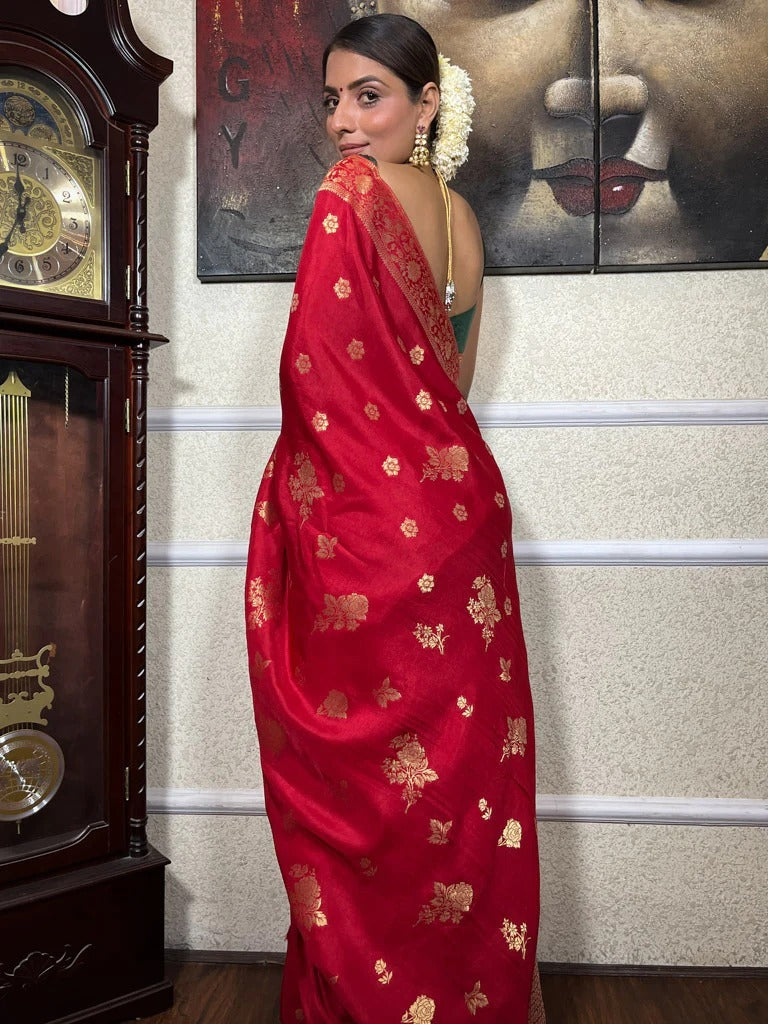 Surreptitious Red Soft Silk Saree With Snappy Blouse Piece