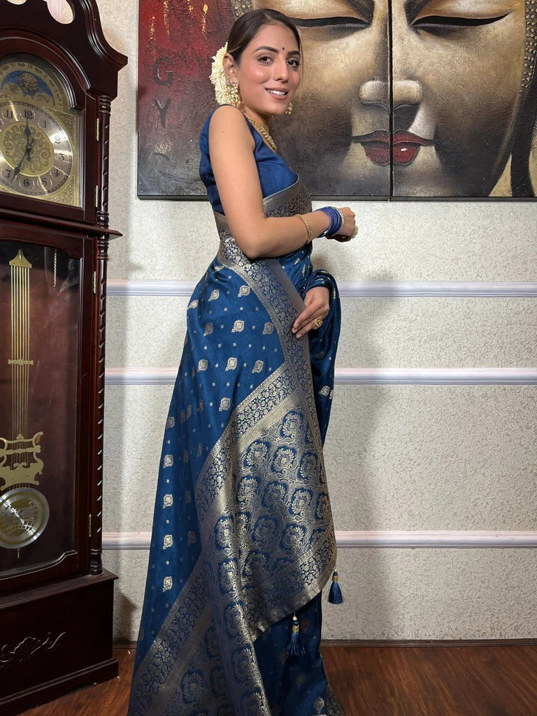 Comely Navy Blue Soft Silk Saree With Designer Blouse Piece