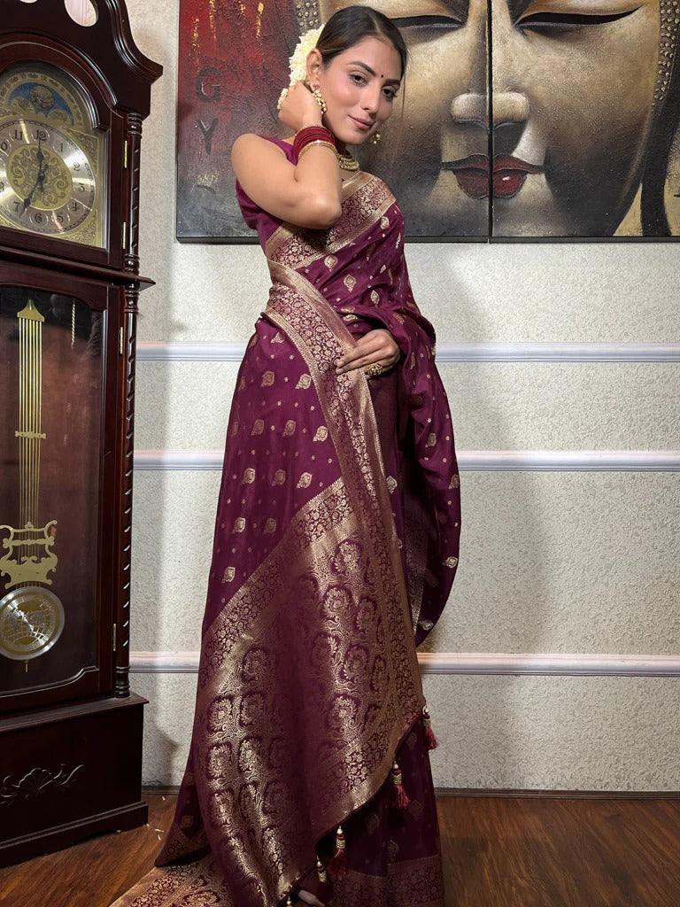 Eloquence Wine Soft Silk Saree With Vestigial Blouse Piece