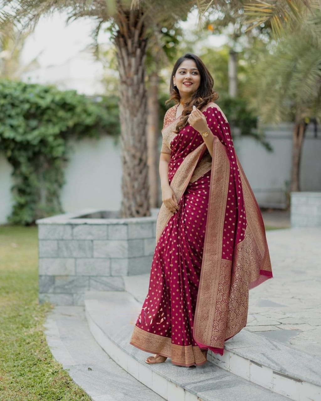 Seraphic Maroon Soft Silk Saree With Nemesis Blouse Piece