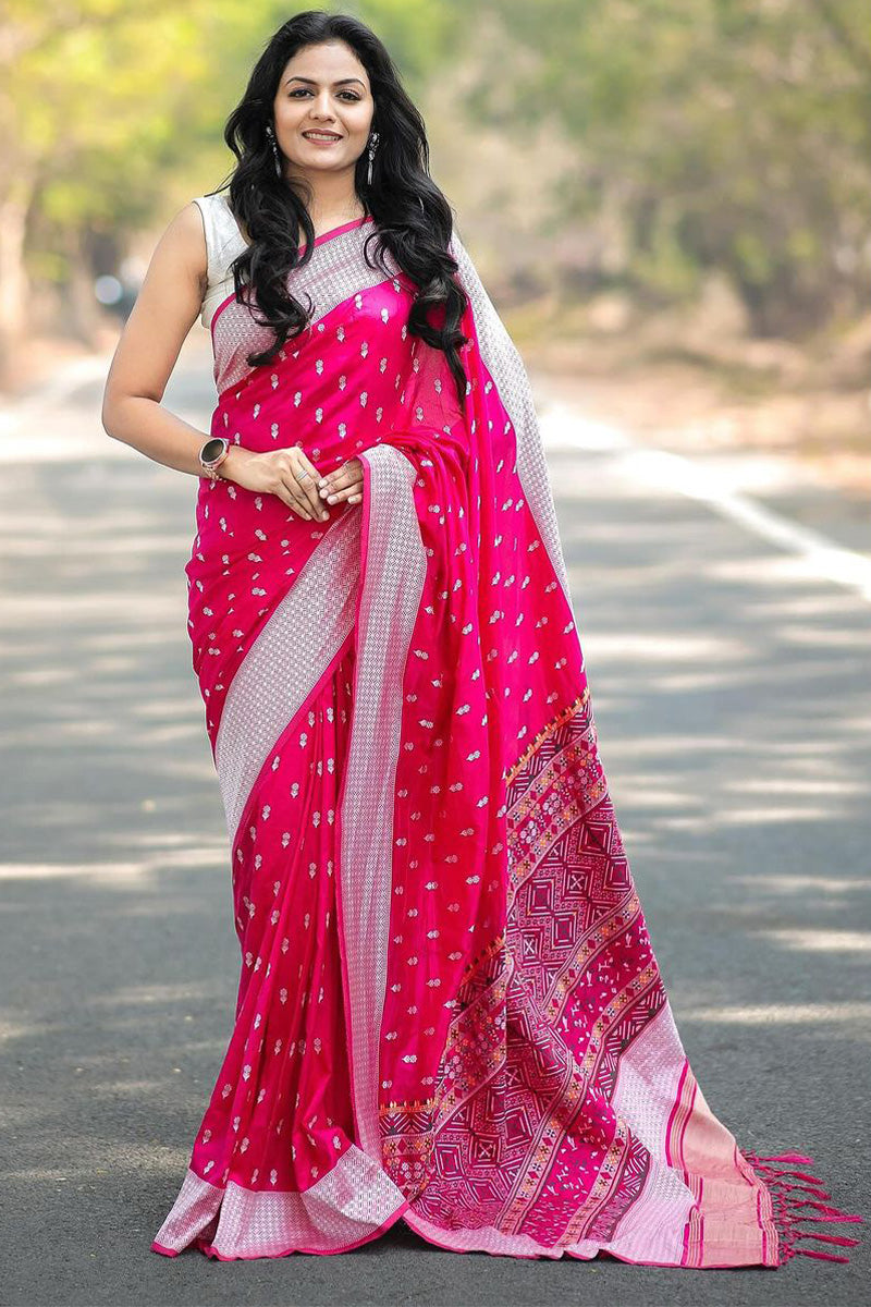 Phenomenal Dark Pink Cotton Silk Saree With Lovely Blouse Piece