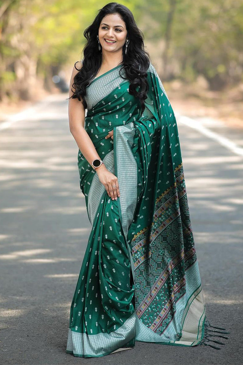 Skinny Green Cotton Silk Saree With Hypnotic Blouse Piece