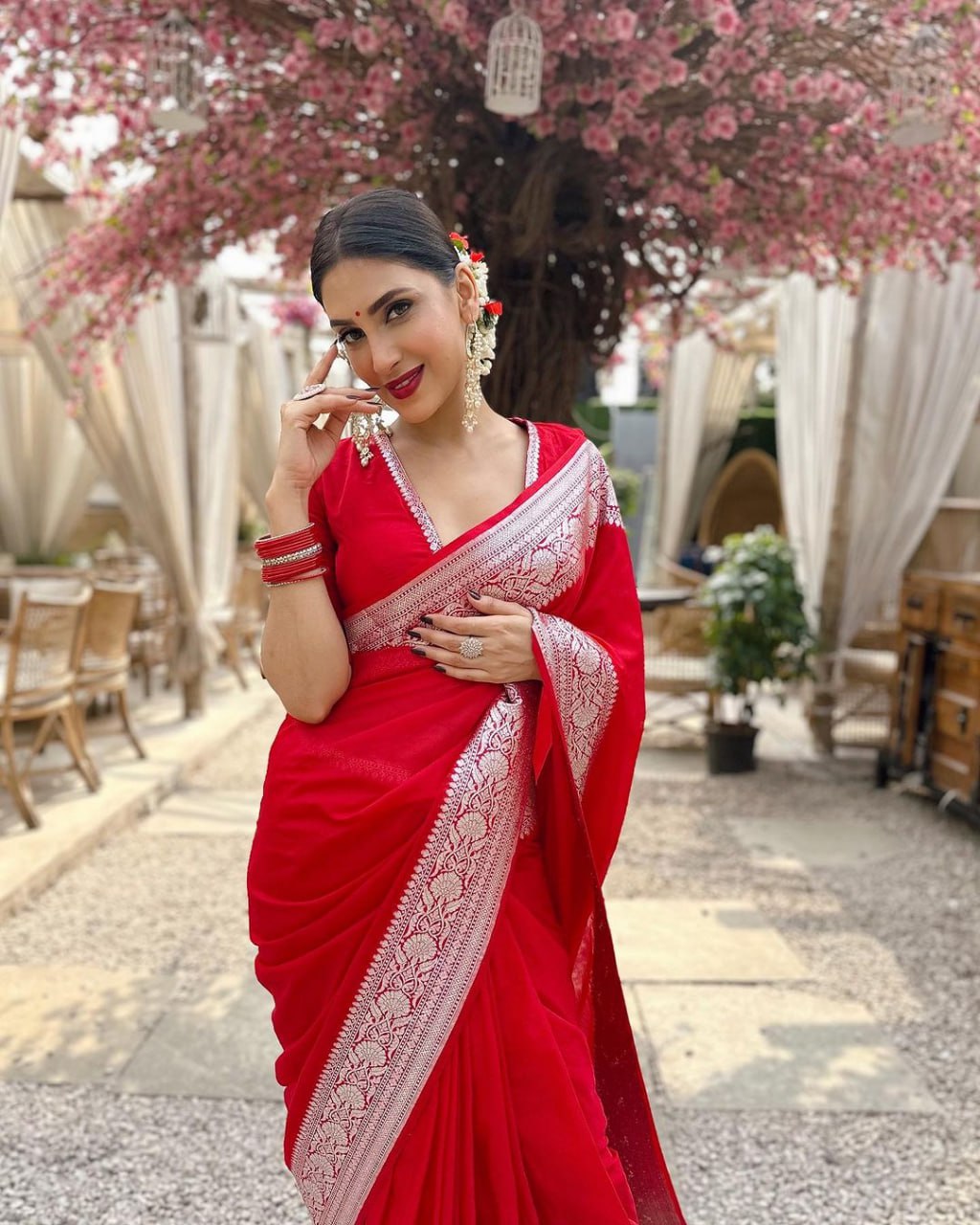 Supernal Red Soft Silk Saree With Ineffable Blouse Piece