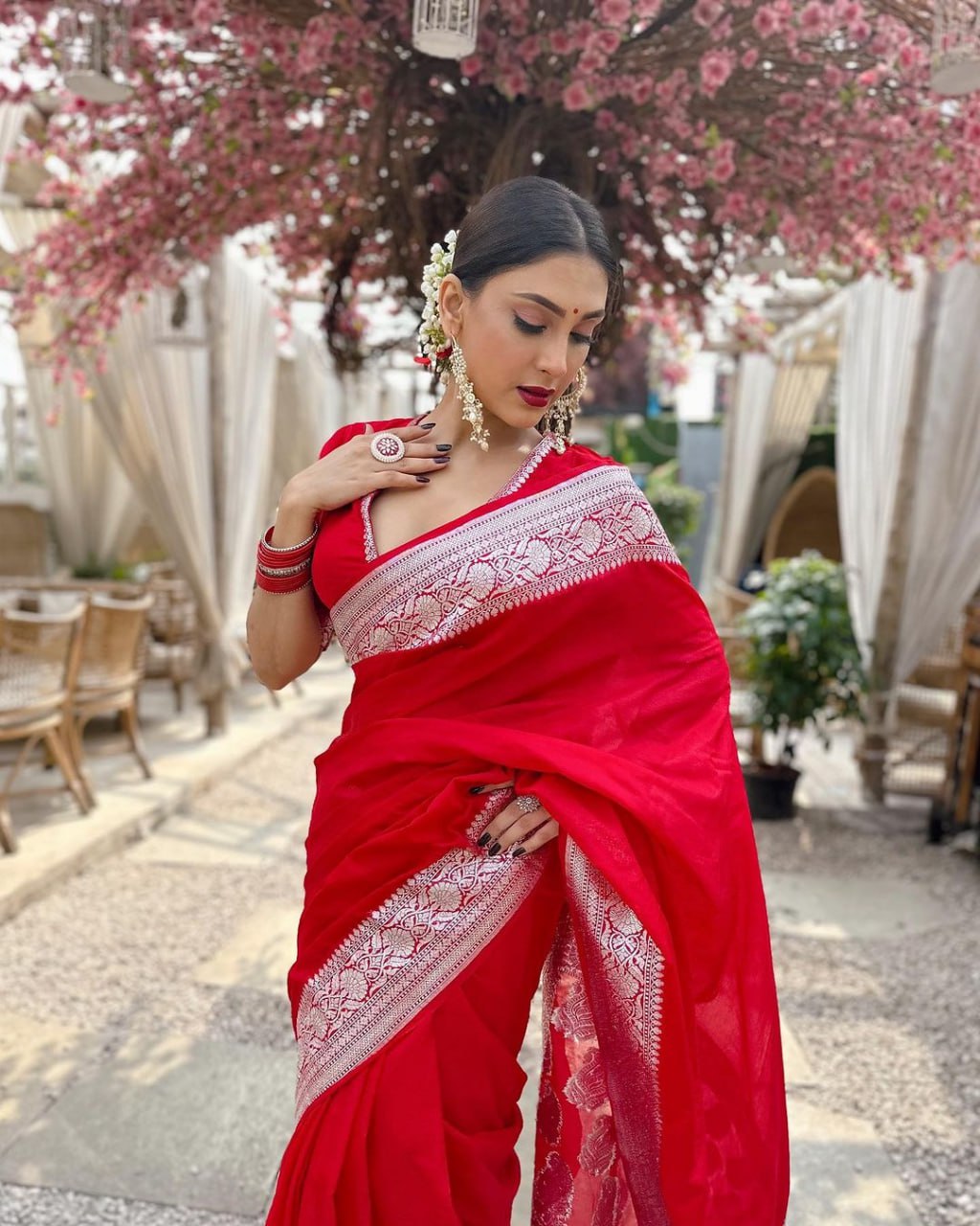 Supernal Red Soft Silk Saree With Ineffable Blouse Piece