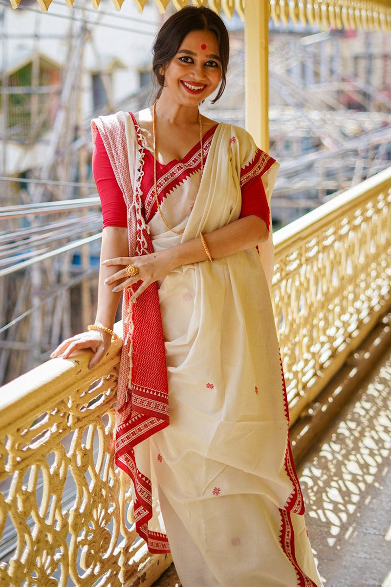 Eclat Off White Cotton Silk Saree With Profuse Blouse Piece