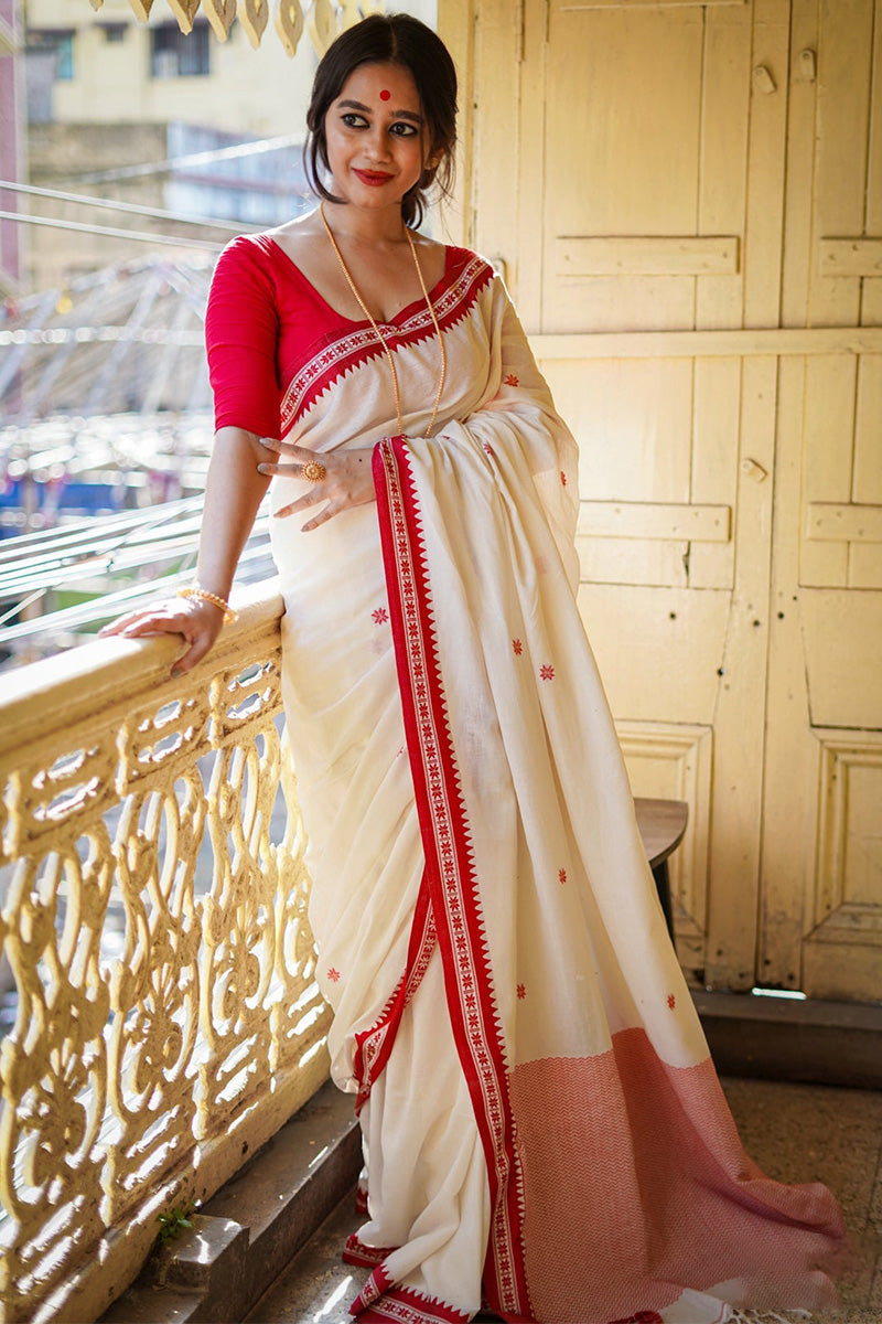 Eclat Off White Cotton Silk Saree With Profuse Blouse Piece