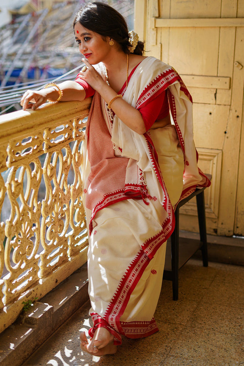 Eclat Off White Cotton Silk Saree With Profuse Blouse Piece