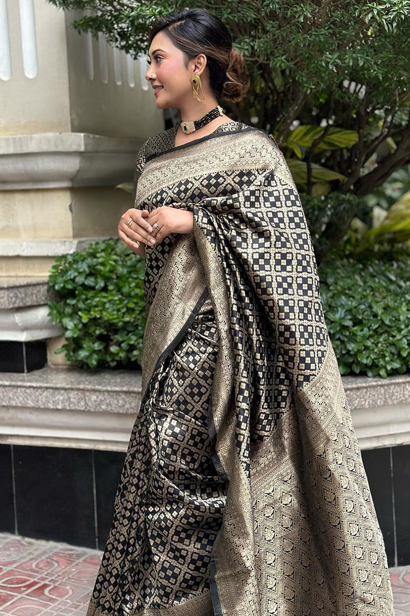 Vivacious Black Soft Silk Saree With Cynosure Blouse Piece 0 Reviews