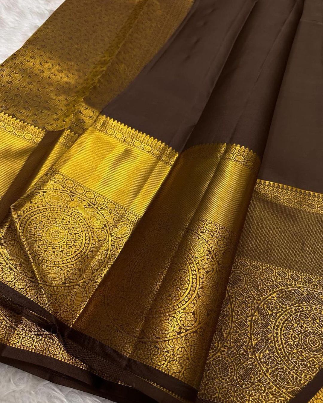 Confounding Brown Soft Silk Saree With Fantabulous Blouse Piece