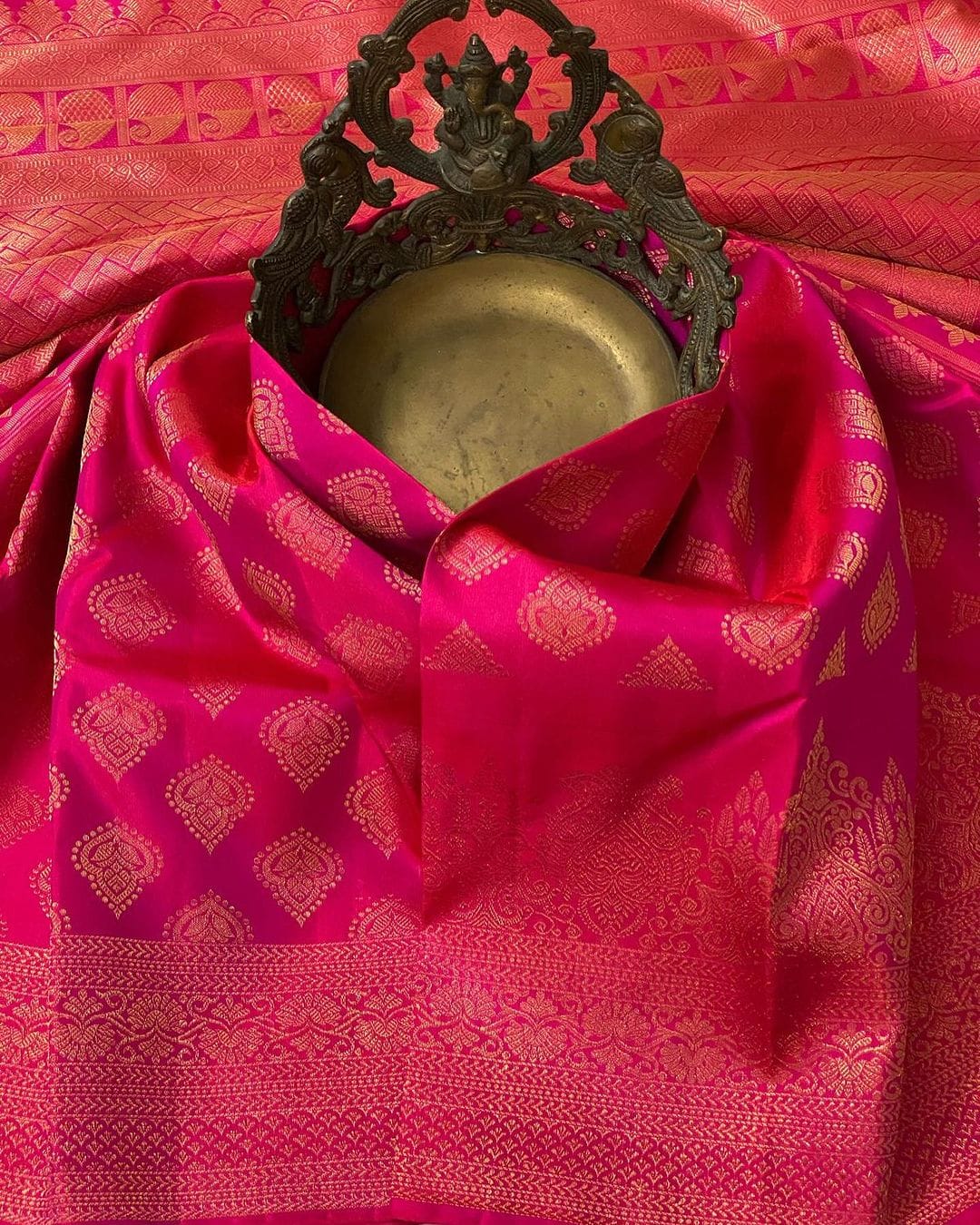 Aplomb Dark Pink Soft Silk Saree With Lustrous Blouse Piece