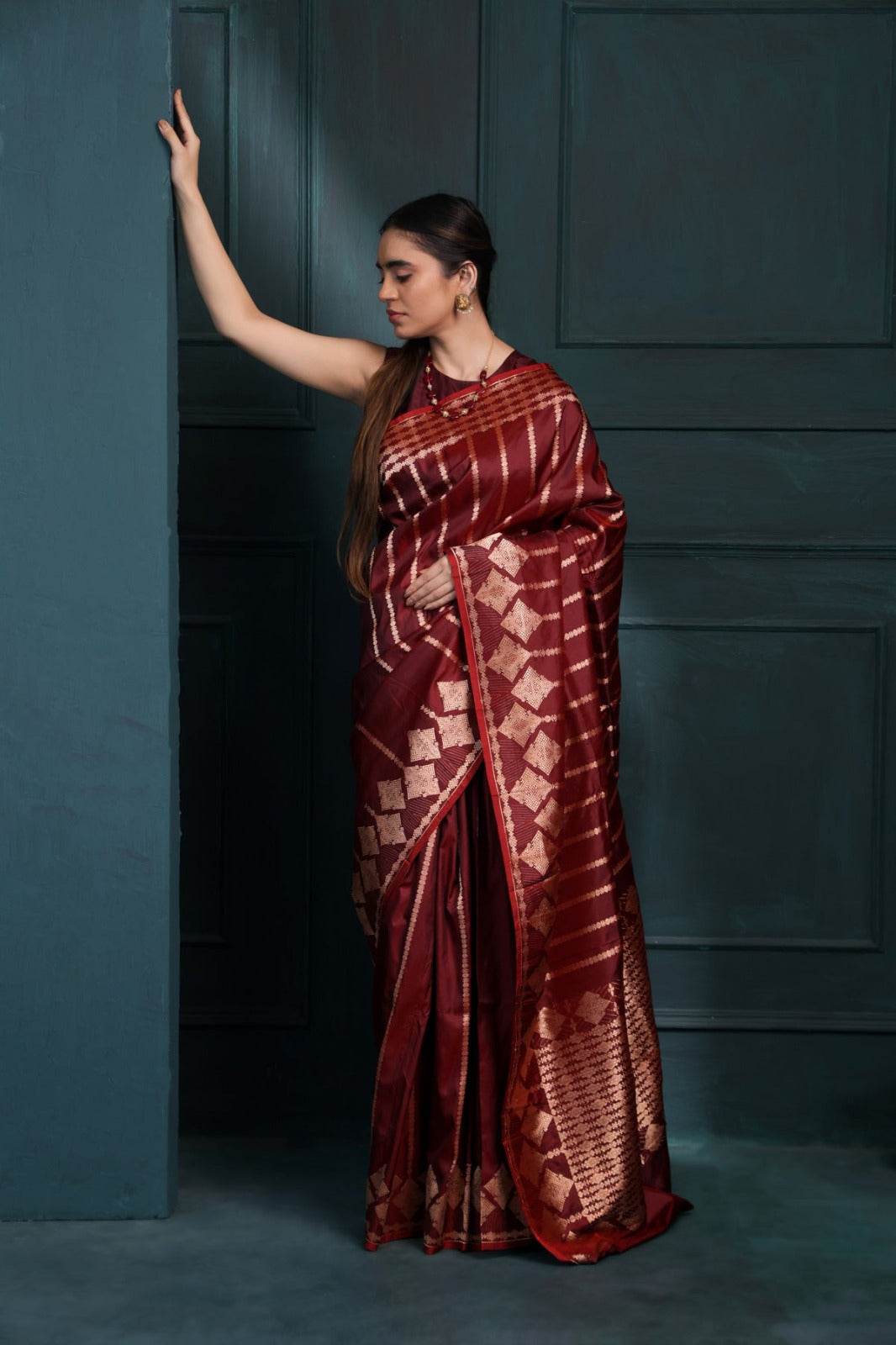 Sempiternal Maroon Soft Silk Saree With Evocative Blouse Piece