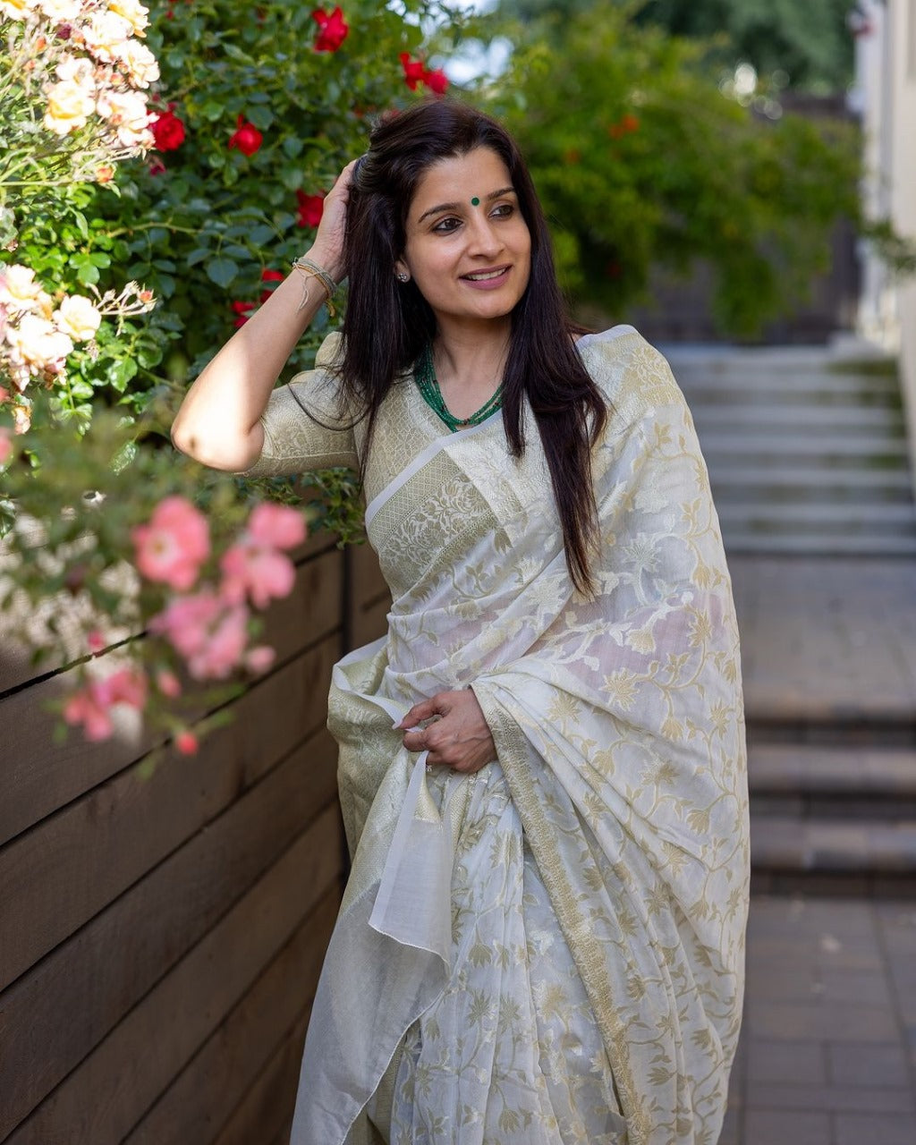 Stunner Beige Cotton Silk Saree With Staggering Blouse Piece