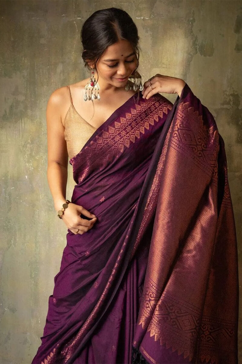 Stunner Purple Soft Silk Saree With Hypnotic Blouse Piece
