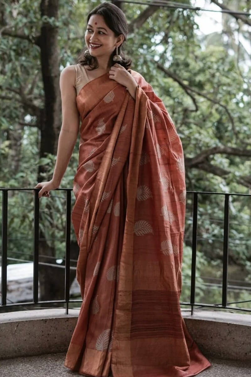 Super extravagant Brown Linen Silk Saree With Radiant Blouse Piece