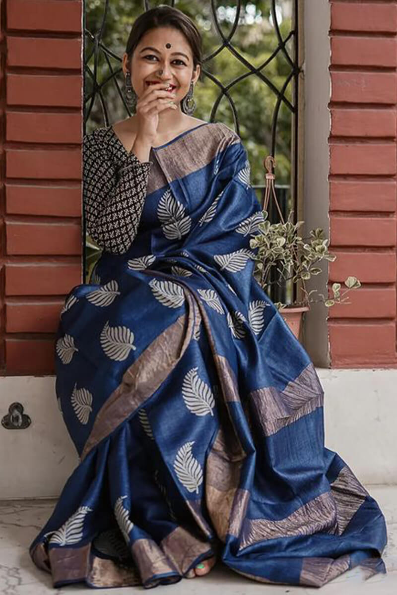Desiring Navy Blue Linen Silk Saree With Mellifluous Blouse Piece