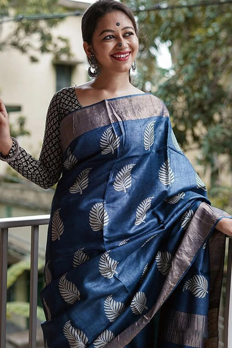 Desiring Navy Blue Linen Silk Saree With Mellifluous Blouse Piece