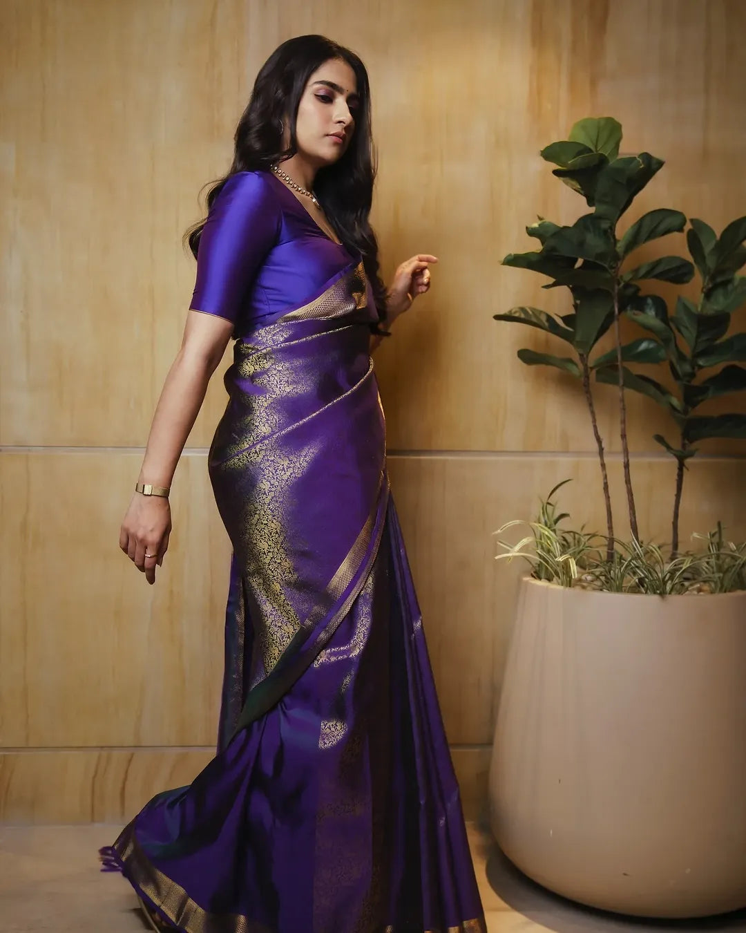 Unequalled Royal Blue Soft Silk Saree With Sonorous Blouse Piece