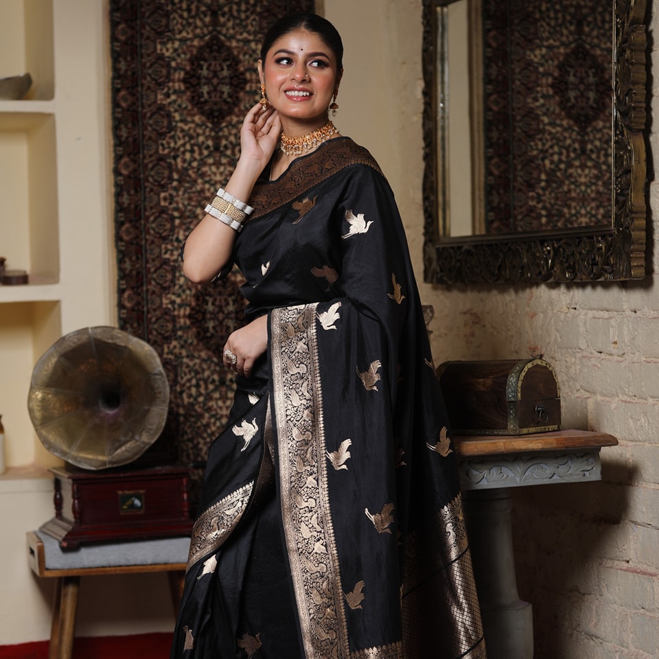 Ravishing Black Soft Silk Saree With Delectable Blouse Piece