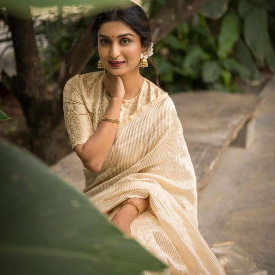 Super extravagant Beige Soft Silk Saree With Impressive Blouse Piece