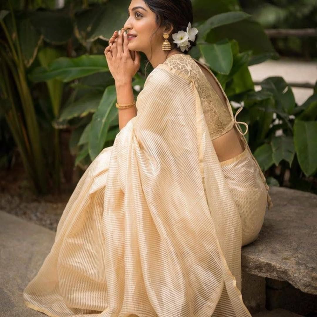 Super extravagant Beige Soft Silk Saree With Impressive Blouse Piece